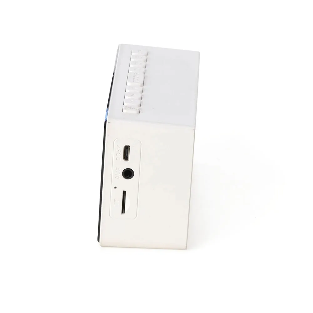 Caixa-de-Som-Multimidia-com-Relogio-13502d5-1636647698.webp