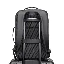 mochila-para-notebook-premium-8-ad63b12fa5d282736829d60392a2e3bf083f049b.webp