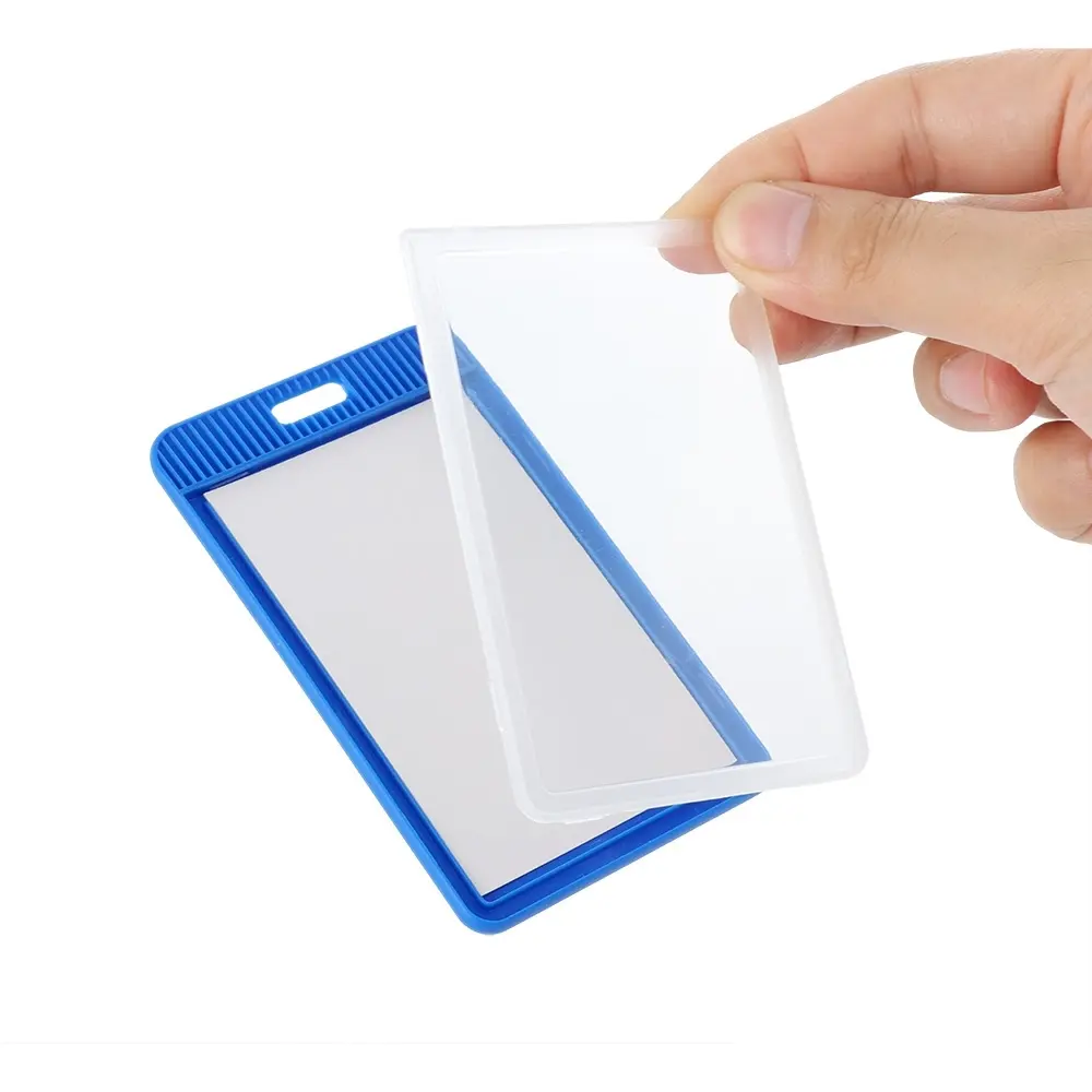 Porta-Cracha-Plastico-17033d3-1692881941.webp