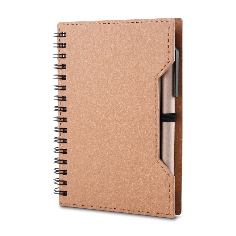 [81150004001] Caderno A6 Capa em Papelão com Caneta  (02 - Silk Plano, 01 - Tampografia A)