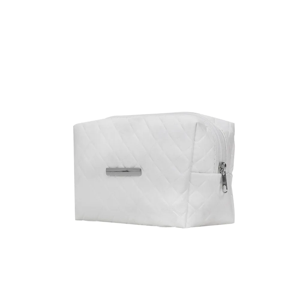 [05440153031] Necessaire Puff Matelassê C/ Detalhe Prata (Branco 05)